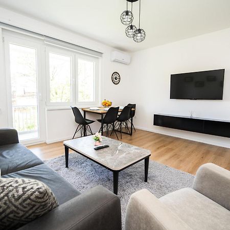 Bright 2Bdr Apartment With Balcony - Free Parking Сараєво Екстер'єр фото
