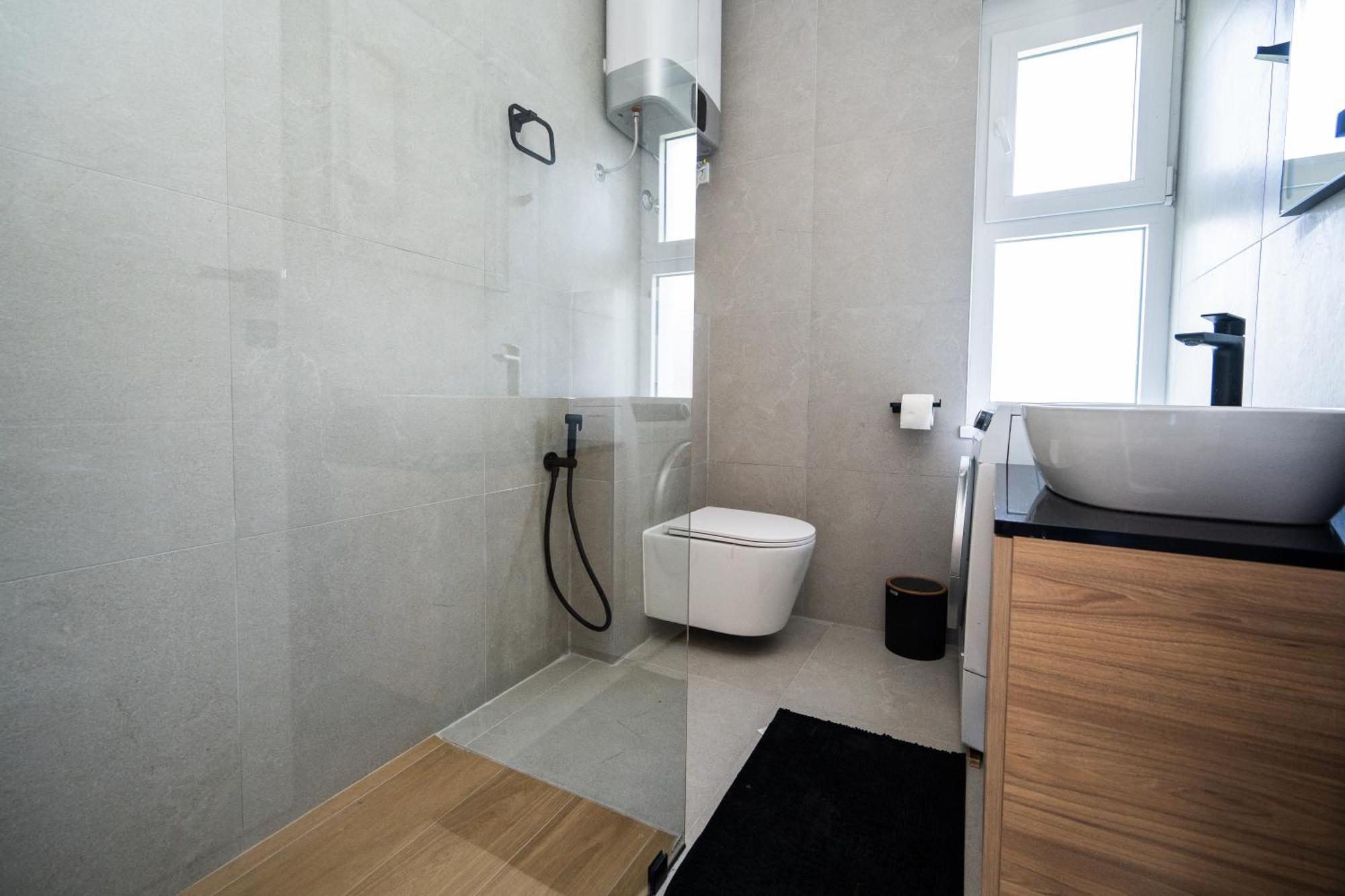 Bright 2Bdr Apartment With Balcony - Free Parking Сараєво Екстер'єр фото