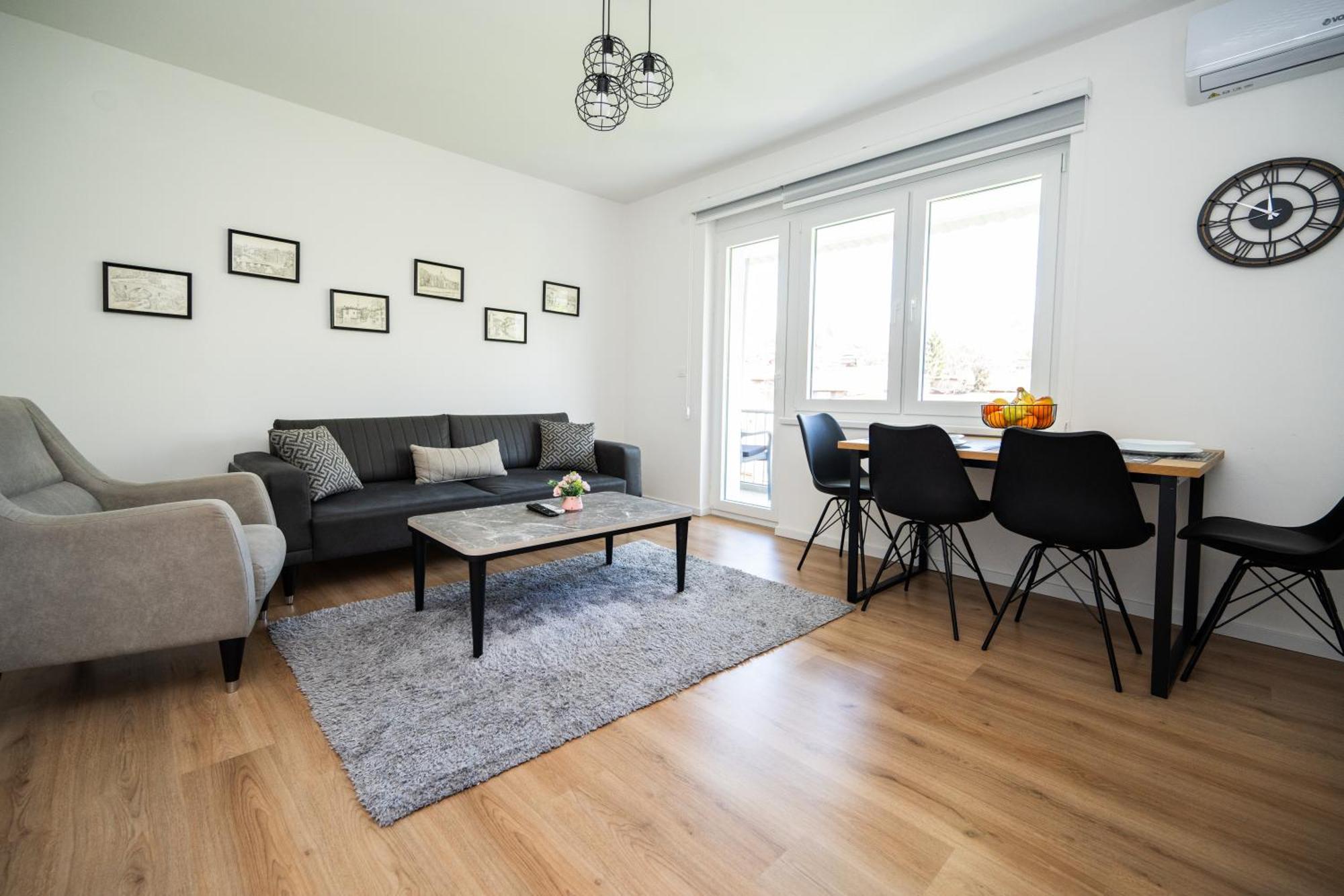Bright 2Bdr Apartment With Balcony - Free Parking Сараєво Екстер'єр фото